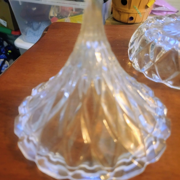 Hershey's Kiss Glass Covered Crystal Bowl Hershey Kisses Included - Picture 9 of 12